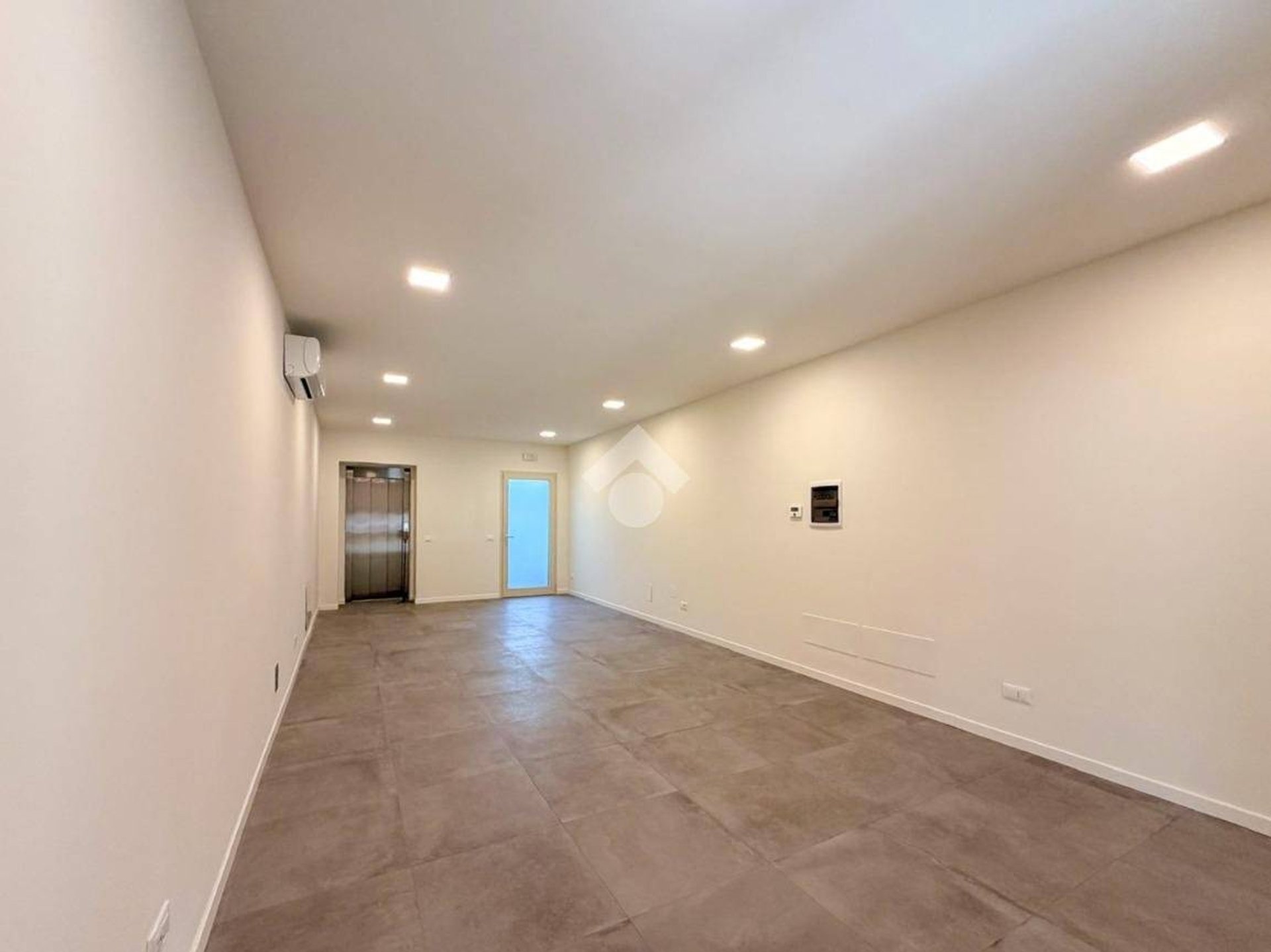 Single-family townhouse with 5 rooms for rent in Quinzano d'Oglio — photo 7