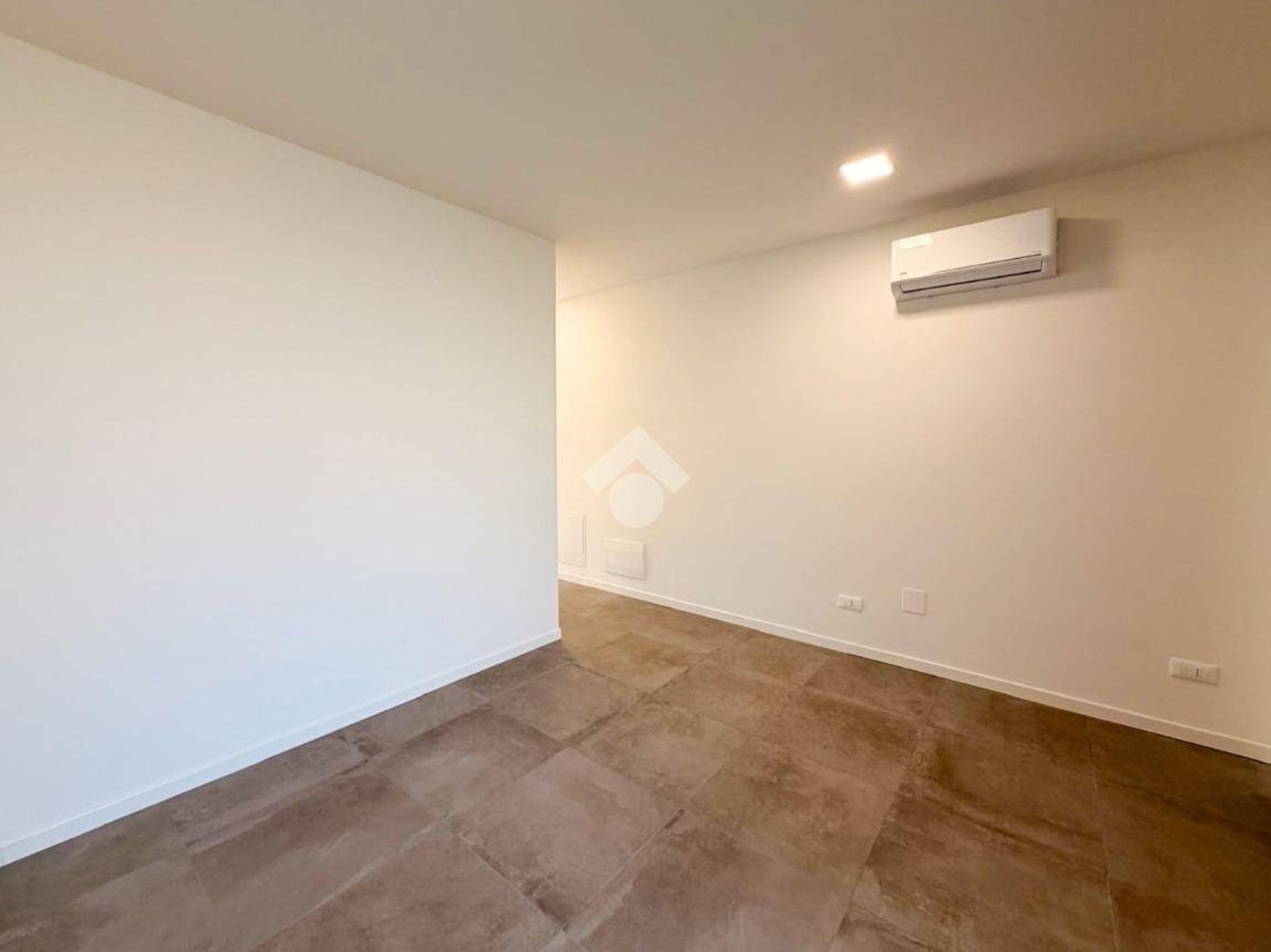Single-family townhouse with 5 rooms for rent in Quinzano d'Oglio — photo 4