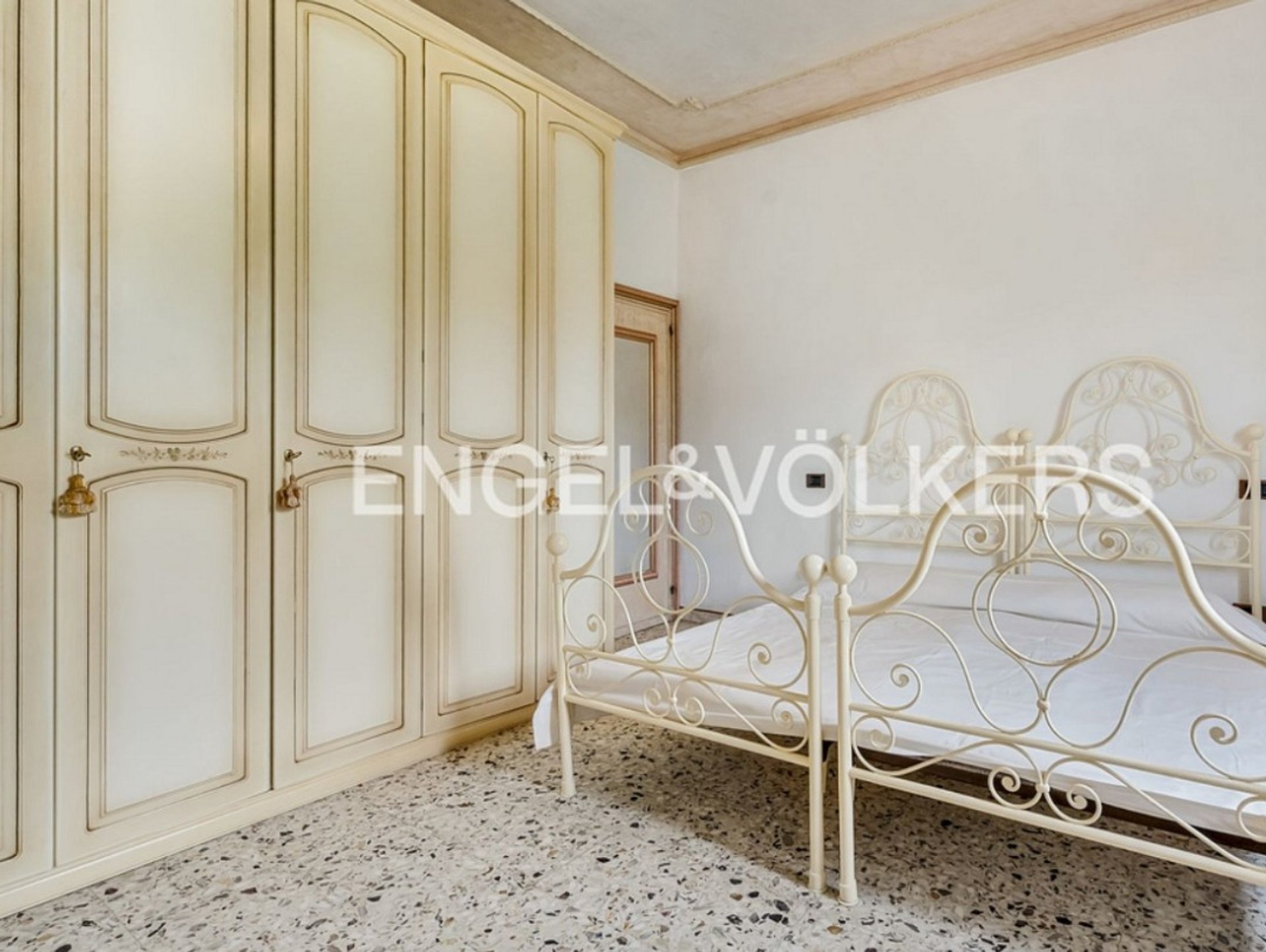 Multi-family townhouse with 4 rooms for rent in Colombiera-Molicciara — photo 6