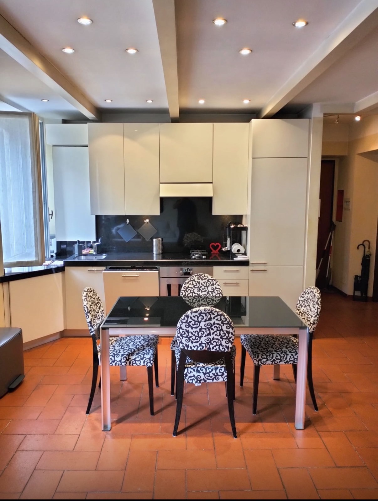 Foto di Stanza matrimoniale con BAGNO PRIVATO – C.so Genova / Navigli / Cattolica. Disponibile da 1 dicembre