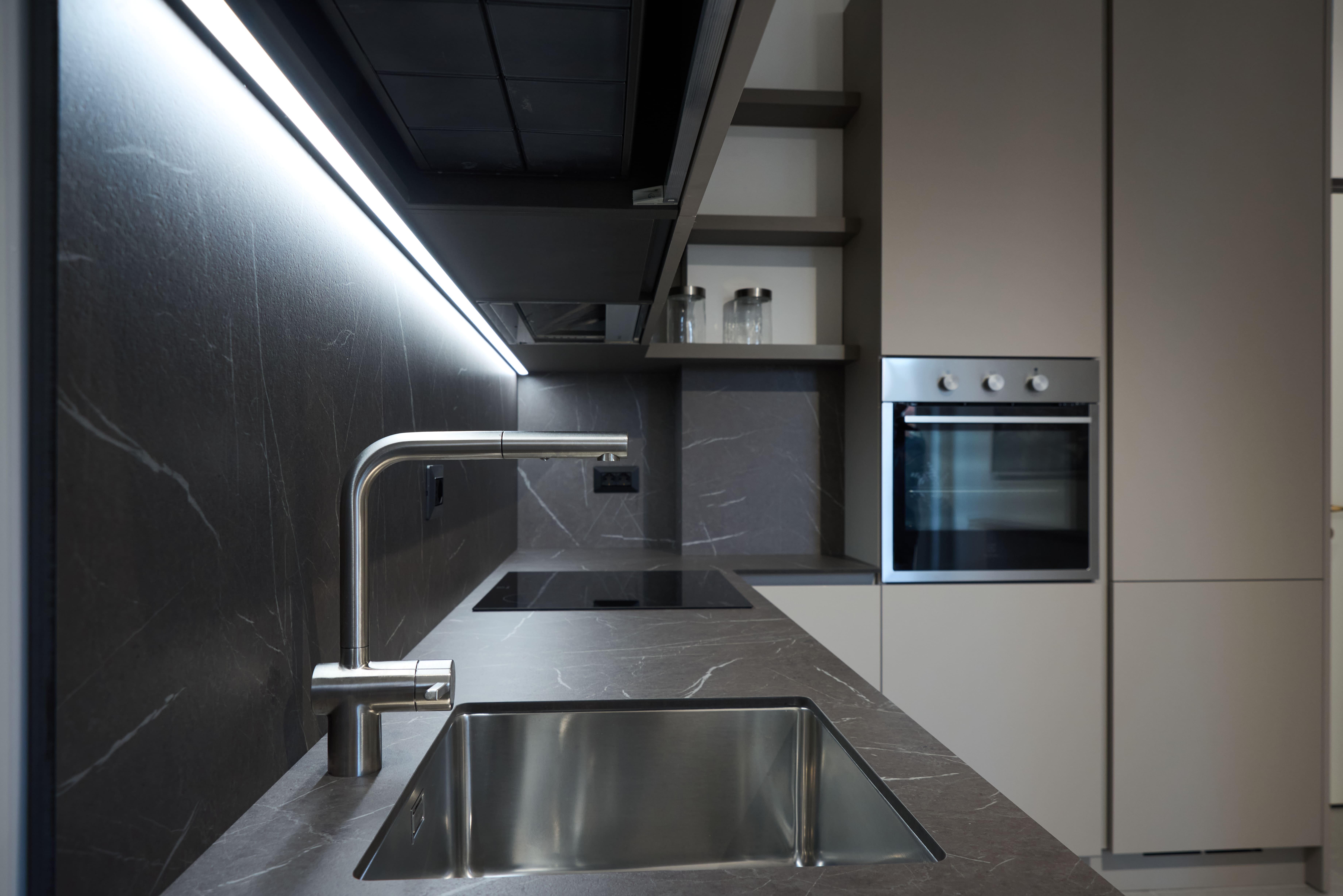 Foto di Spazioso trilocale ristrutturato a nuovo di 70 m² a Milano
